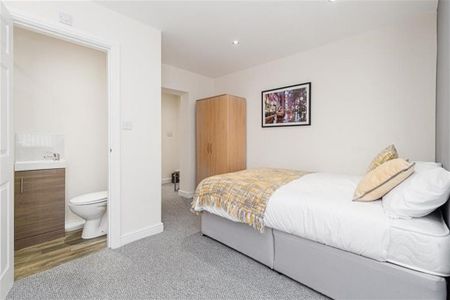 1 bedroom in a house share to rent - Photo 3