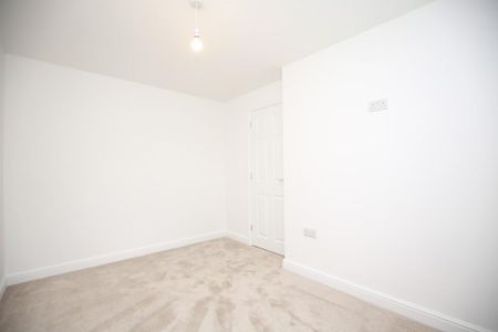 3 bedroom detached house to rent - Photo 3