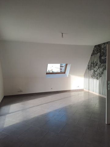 Location Appartement 4 pièces 100m² - Photo 2