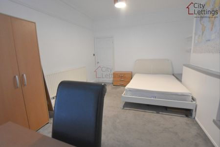 4 Bedroom End Terraced House - Photo 5