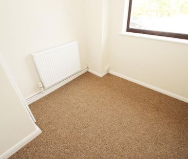 4 bedroom terraced house to rent - Photo 5