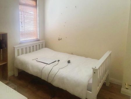 80 Lough Road, Lurgan, BT66 6JJ - Photo 2