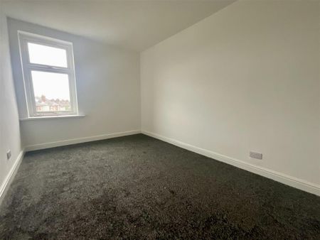 4 bedroom terraced house to rent - Photo 5