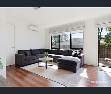 Stylish Single Level Living in Croydon North - Photo 1