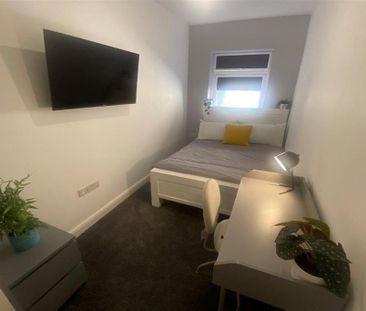 5 bedroom apartment to rent - Photo 2