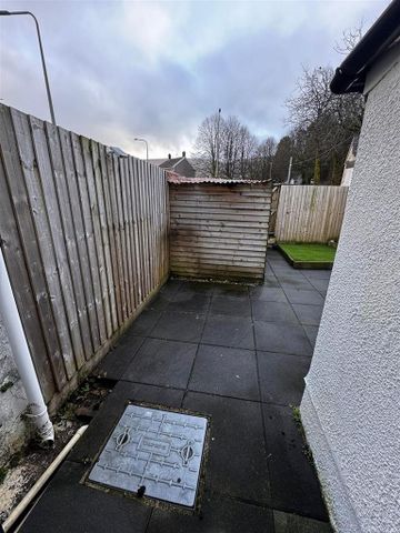 3 bedroom house to rent - Photo 2