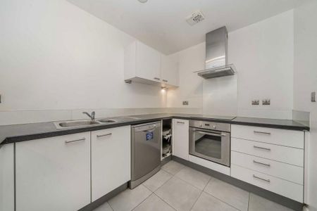 2 bedroom flat to rent - Photo 4