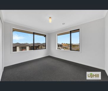 7 Echo St, Clyde North, Vic 3978 - Photo 1