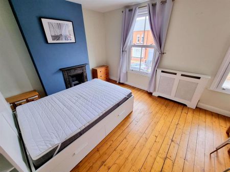 3 bedroom terraced house to rent - Photo 5
