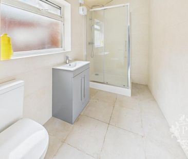 3 bedroom end of terrace house to rent - Photo 5