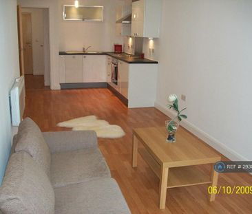 1 bedroom flat to rent - Photo 2