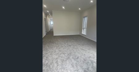 Brand new 5-bedroom home with 2.5 bathrooms and a double lock-up garage for rent in Cobbitty, NSW. - Photo 2