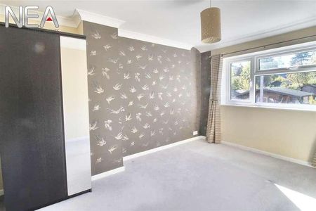 Wrenfield Drive, Caversham, Reading, RG4 - Photo 2