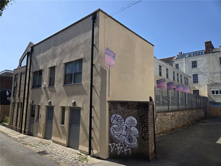 Student Properties to Let - Photo 3