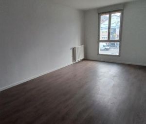 Location Appartement à VOIRON - Photo 2