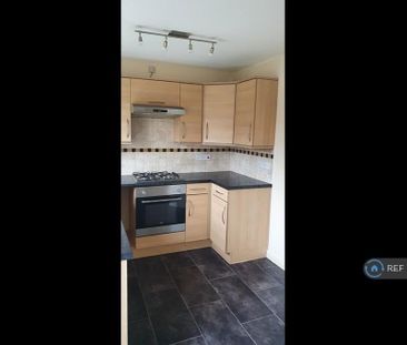 2 bedroom end of terrace house to rent - Photo 1