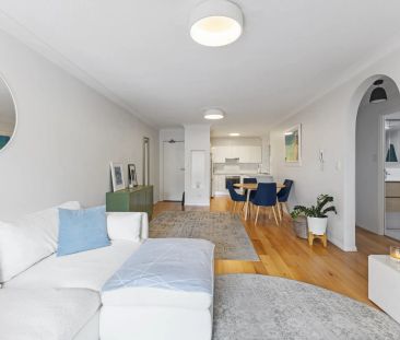 Beautifully updated apartment with 2 spacious bedrooms - Photo 1