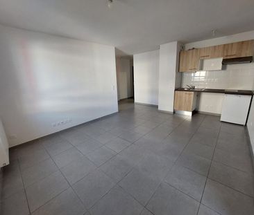 location Appartement T2 DE 42.3m² À NIMES - Photo 2