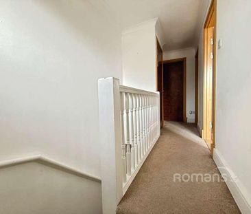 Braeside, Binfield, Bracknell, RG12 - Photo 6