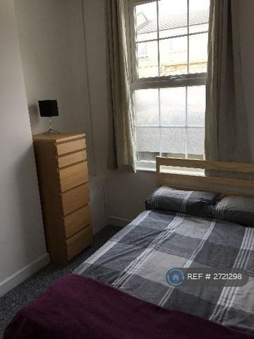 4 bedroom terraced house to rent - Photo 2