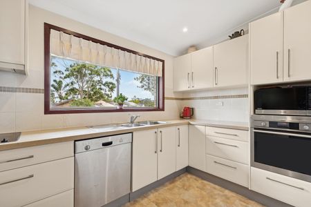 111 Blackbutts Road, Frenchs Forest NSW 2086 - House For Rent | Domain - Photo 5