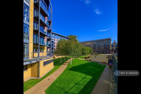 1 bedroom flat to rent - Photo 4