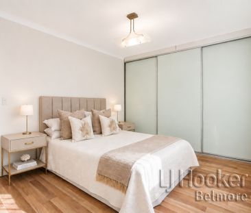 Modern Unit - Photo 2