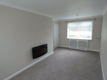 3 bedroom end of terrace house to rent - Photo 3