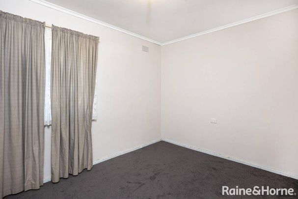 COMFORTABLE LIVING - Photo 1