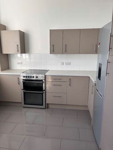 2 Bed Penthouse, Eglinton Court, G5 - Photo 5