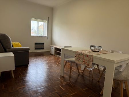 1 bedroom flat with equipped kitchen in the centre of Coimbra! - Photo 4