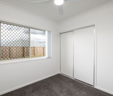 Comfortable Family Living - Photo 6