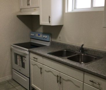 For Lease - 279 Nashville Circle Unit# 2, Hamilton, Ontario - Photo 4