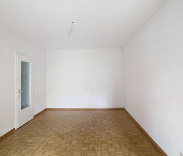 Superbe 2½ pièces rénové en plein coeur de la ville ! - Photo 2