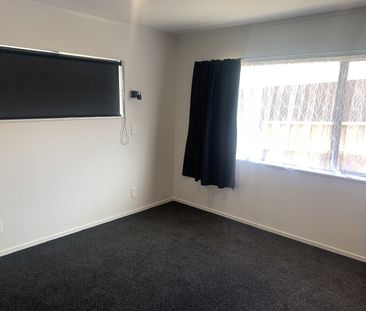 Refreshed Home In Ideal location - Tauranga South - Photo 4