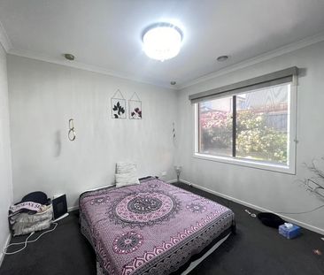 Elegant Home Designed for Comfort, Style, and Functionality - Photo 6