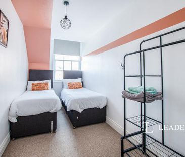 2 bedroom flat to rent - Photo 2