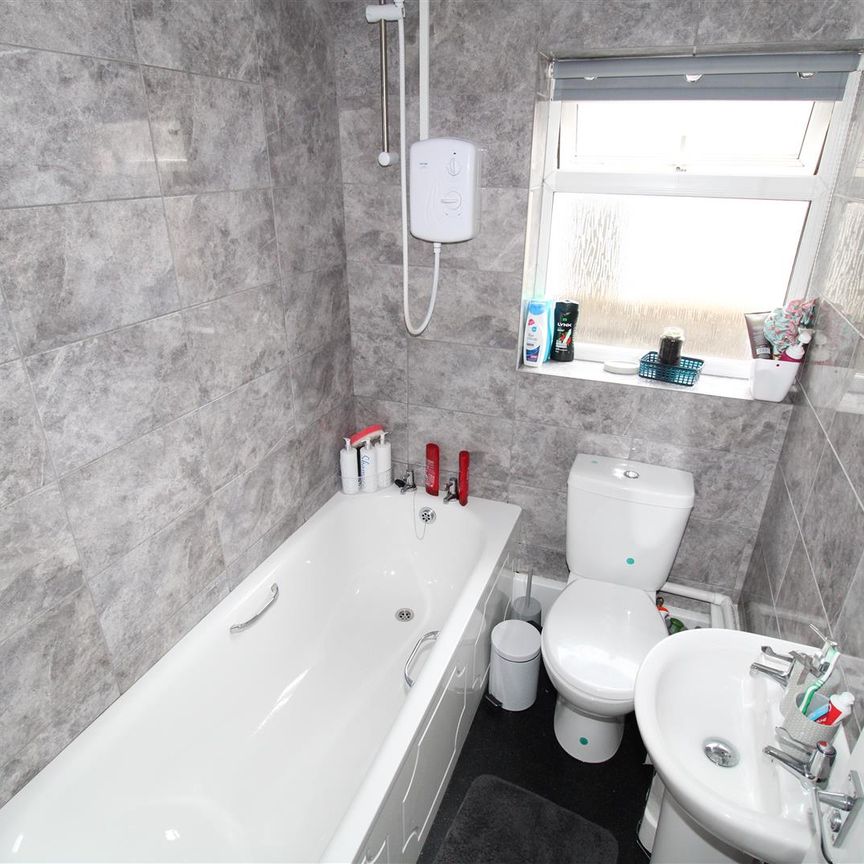 House - Terraced For Rent Collins Terrace, Pontypridd - Photo 1