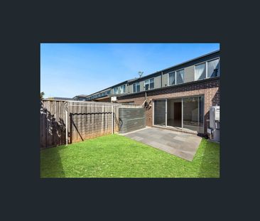 14 Cascades Way, Wantirna South, Vic 3152 - Photo 5