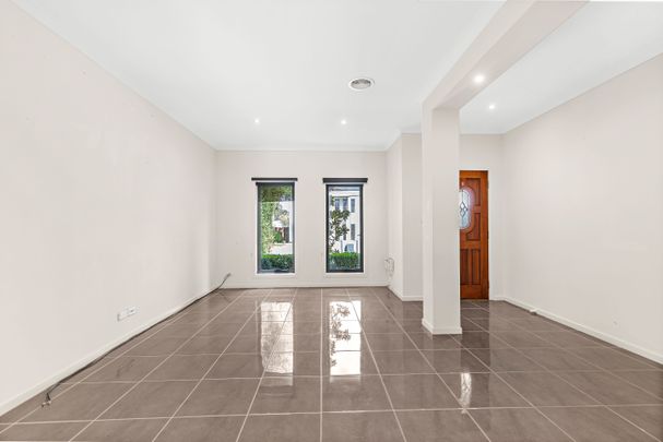 Spacious 4-Bedroom Home in South Morang - Photo 1