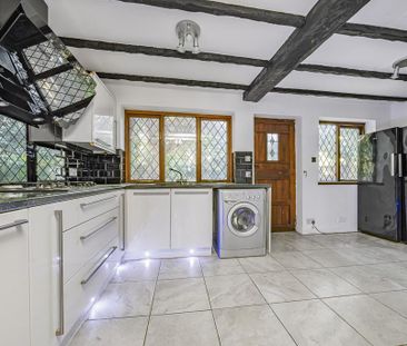 3 bedroom semi-detached house to rent - Photo 4