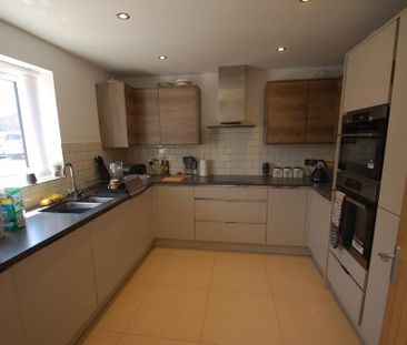 4 bedroom terraced house to rent - Photo 6