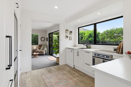 Sun Drenched Home - Mt Maunganui - Photo 2