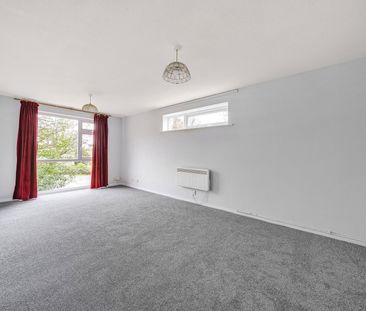 Aurum Close, Horley, Surrey, RH6 - Photo 5