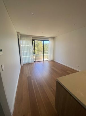 Hotel living with water views, pool, gym, sauna, spa, virtual golf and so much more! - Photo 1