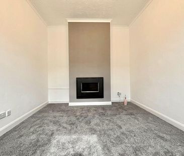 3 bedroom end of terrace house to rent - Photo 1