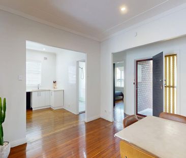 33a Floraville Road, Belmont North NSW 2280 - Photo 3