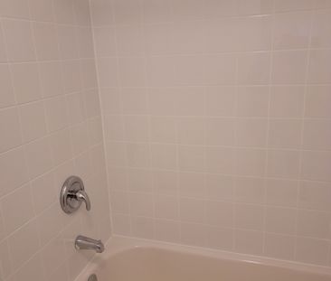 For Lease - 2 Orchard Heights Boulevard Unit# 206, Aurora, Ontario - Photo 2