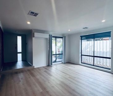 Comfortable Two-Bedroom Unit with Private Courtyard - Photo 2