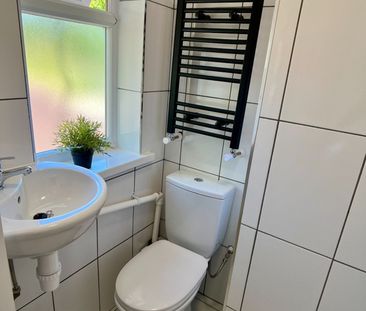 Room in a Shared House, Brook Road, NG9 - Photo 6